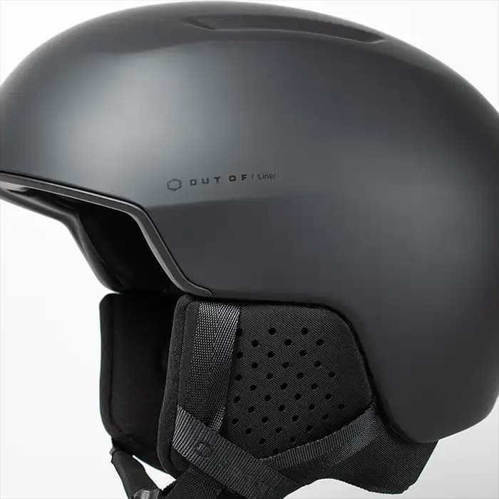 هلمت اسکی OUT OF LINER BLACK برنده جوایز iF و German Design 2025 — تصویر ۳