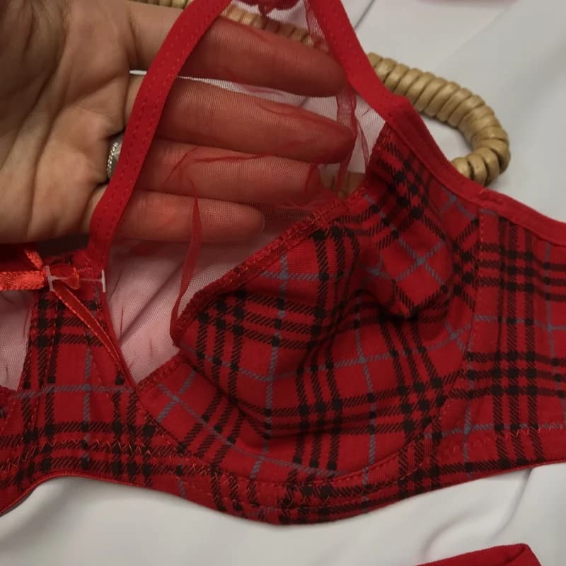 ست شورت و سوتین زنانه شارمین مدل نخی لاکرا — تصویر ۳