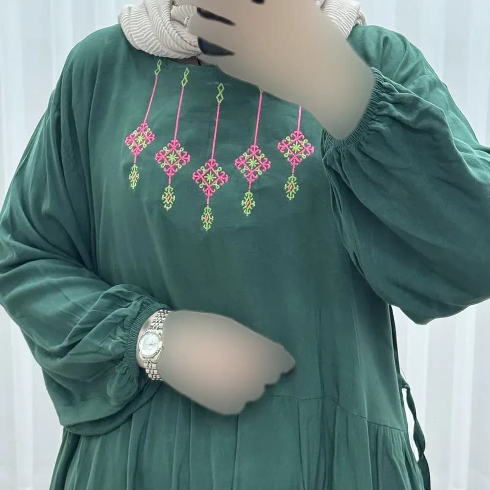 پیراهن ساحلی نخی گلدوزی شده مدل میلان فری سایز مناسب تا 46 با کمربند — تصویر ۵