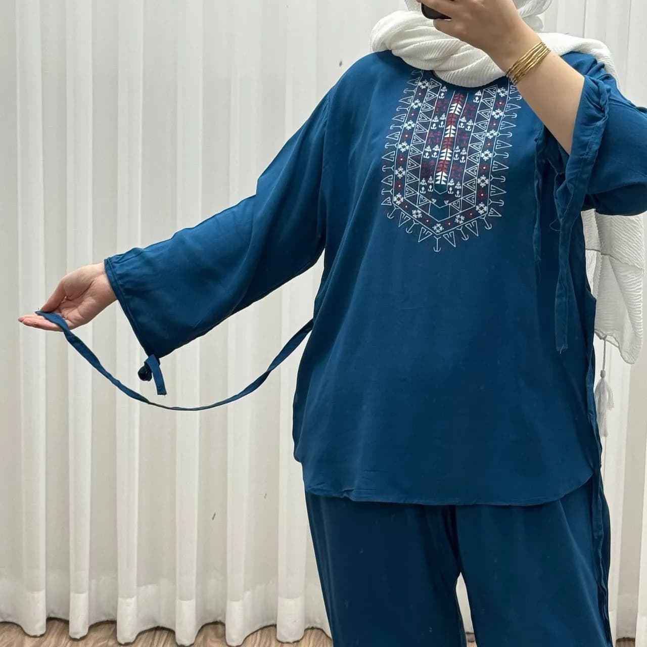 بلوز شلوار نخی مدل آیدا چاپی فری سایز مناسب تا سایز 50 شسته شده بدون آبرفت و رنگ رفت کمربند دار چهار فصل — تصویر ۴