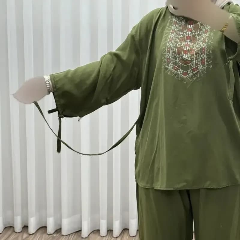 بلوز شلوار نخی مدل آیدا چاپی فری سایز مناسب تا سایز 50 شسته شده بدون آبرفت و رنگ رفت کمربند دار چهار فصل — تصویر ۹