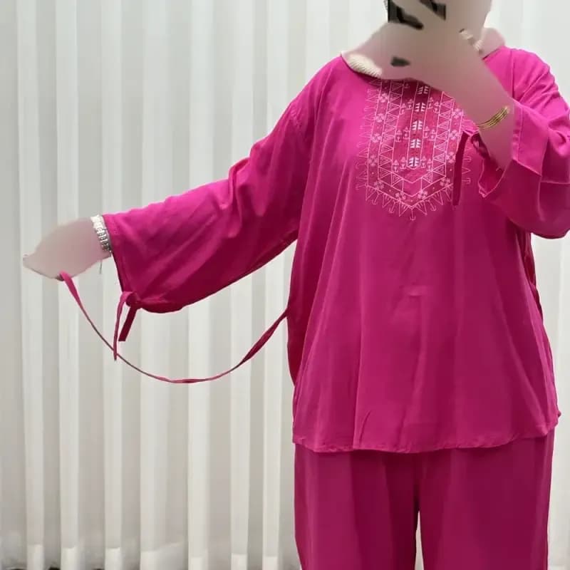 بلوز شلوار نخی مدل آیدا چاپی فری سایز مناسب تا سایز 50 شسته شده بدون آبرفت و رنگ رفت کمربند دار چهار فصل — تصویر ۱۱