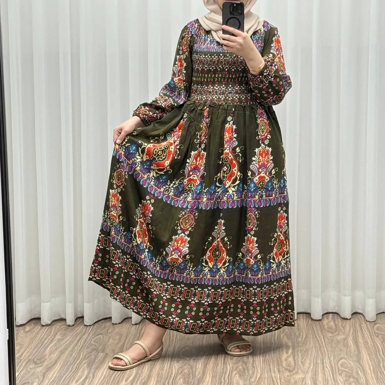 پیراهن کریشه فری سایز تا 52 زنانه وارداتی چهارفصل کمربنددار شیک راحت بدون چروک سایه و بدن نما نیست