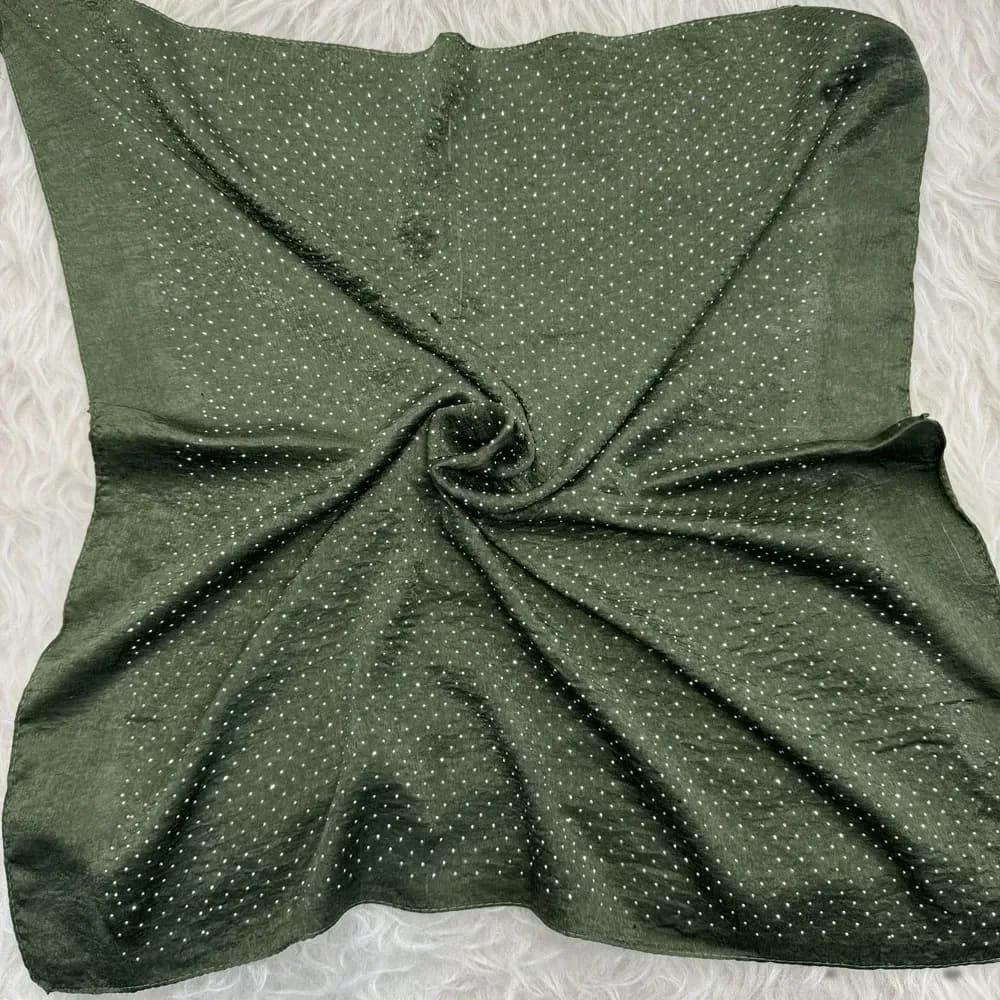 مینی اسکارف مجلسی گارزا نگین دار ابعاد 70 در 70 سانتی متر — تصویر ۲