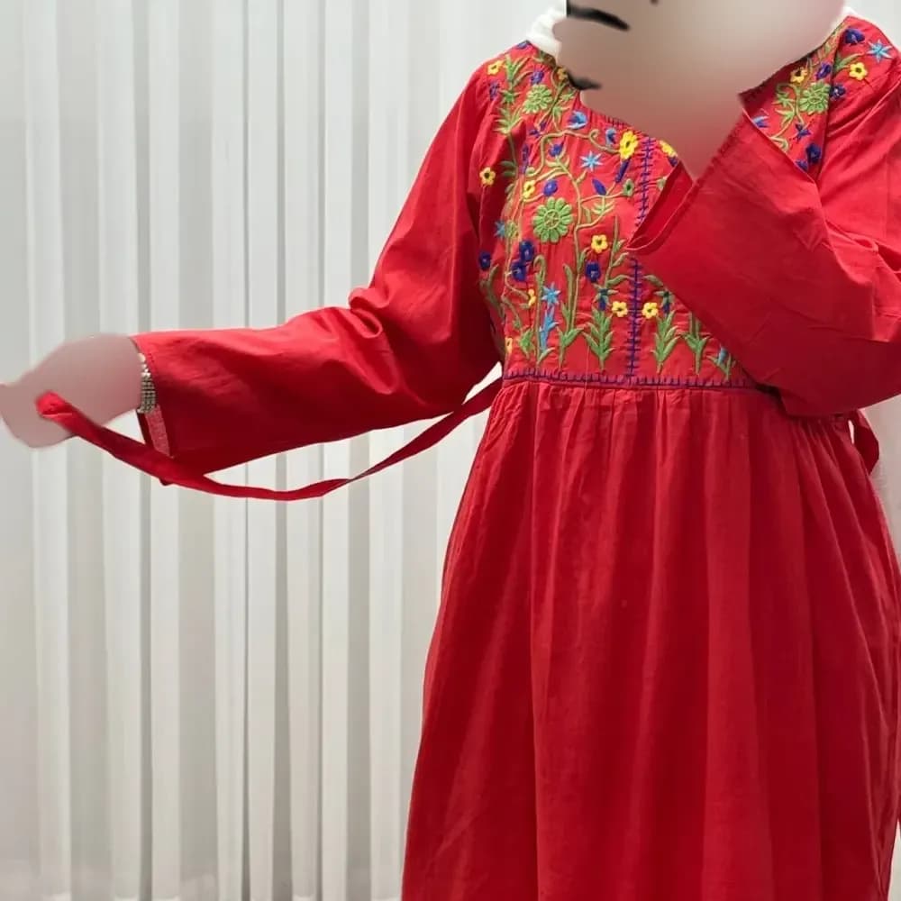 پیراهن نخی زنانه فری سایز تا 46 گلدوزی شده شیک و راحت کمربند دار چهارفصل — تصویر ۸