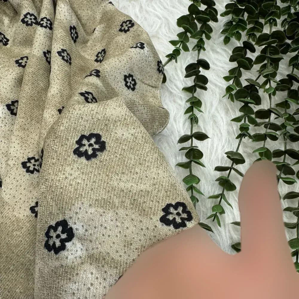 شال نخی طرح گل قواره 190 در 65 سانتیمتر — تصویر ۸