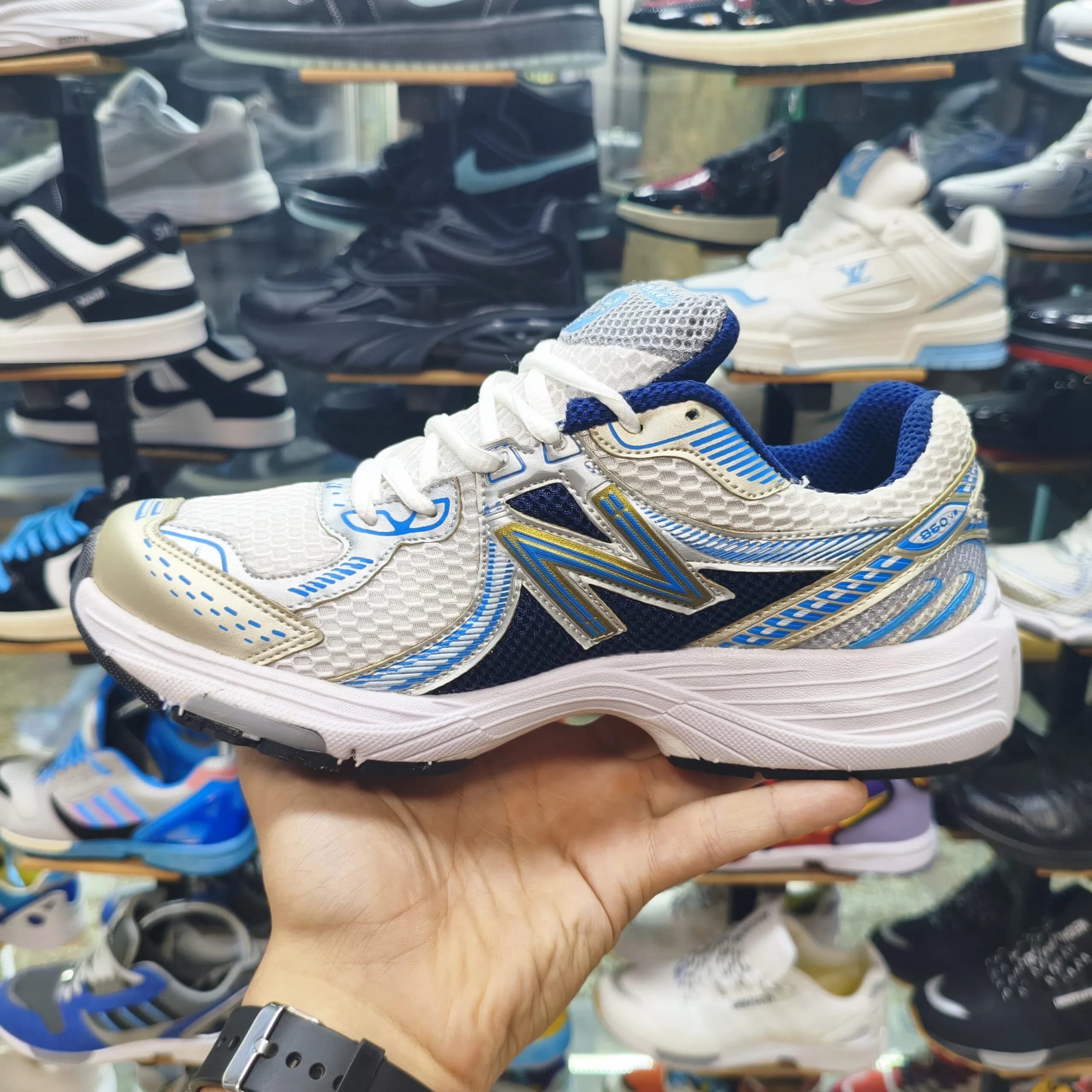 کفش کتونی مردانه نیوبالانس سری 860 مدل Fresh Foam X مخصوص دویدن و پیادهروی — تصویر ۷