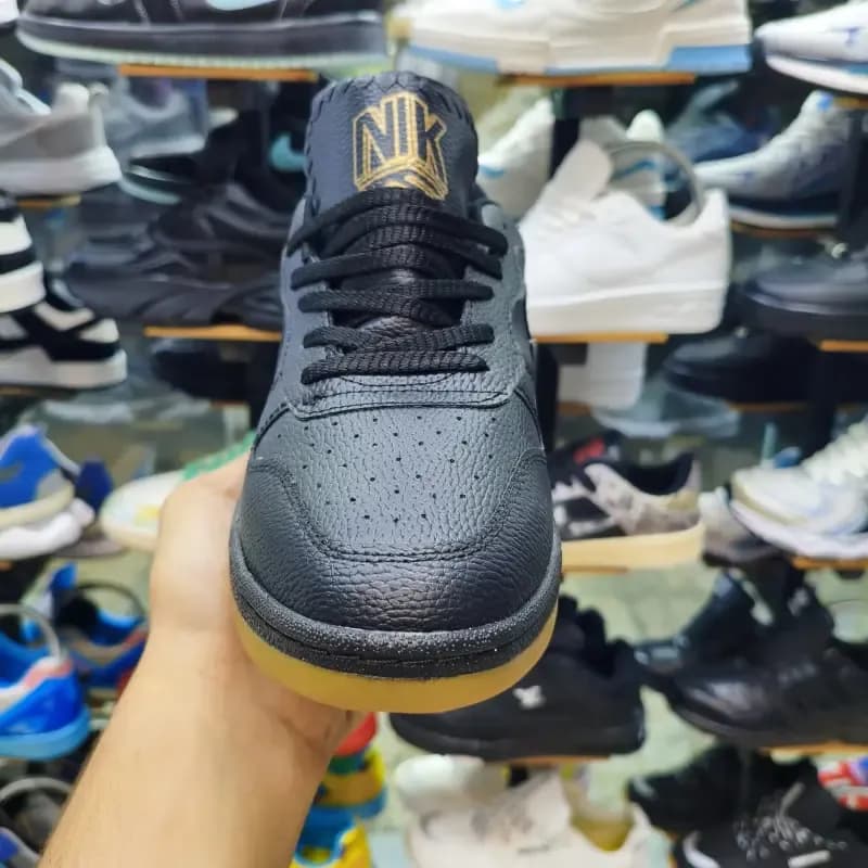کتونی نایک ایرفورس مردانه مشکی مدل ساق کوتاه با رویه چرم مصنوعی — تصویر ۹