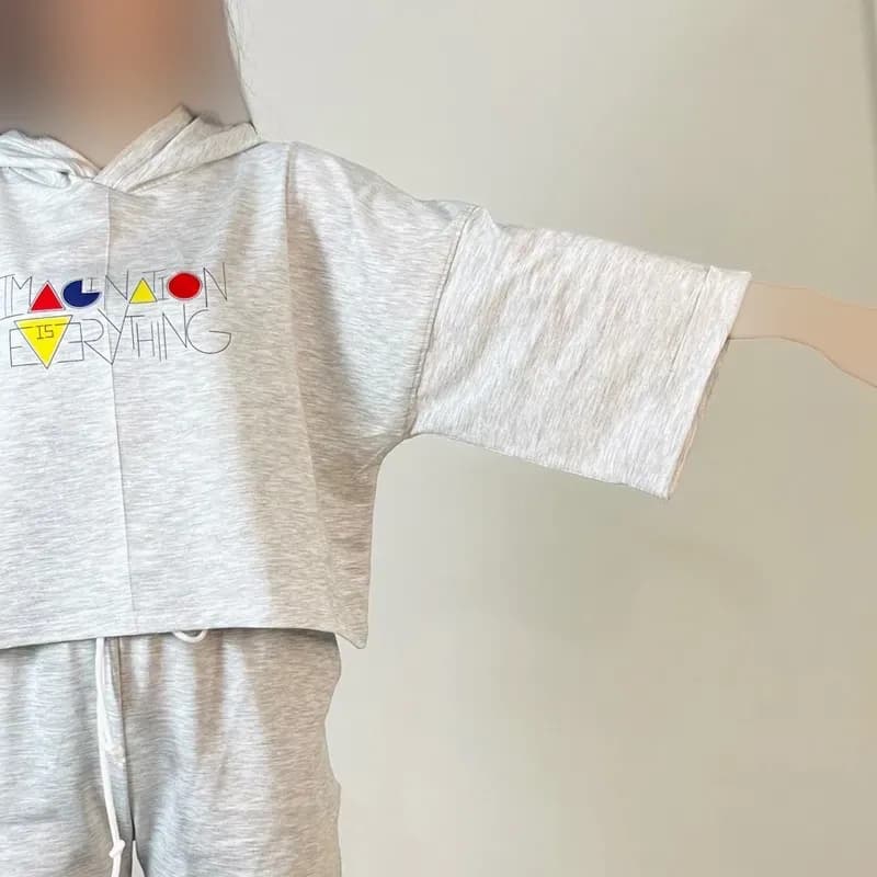 کراپ تیشرت باکسی چاپدار جنس گلکسی — تصویر ۳