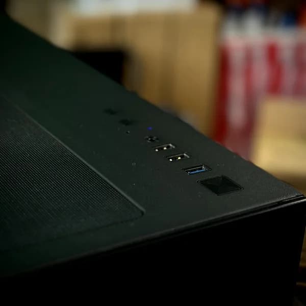سیستم گیمینگ ULTRA 7 TiTAN — تصویر ۳