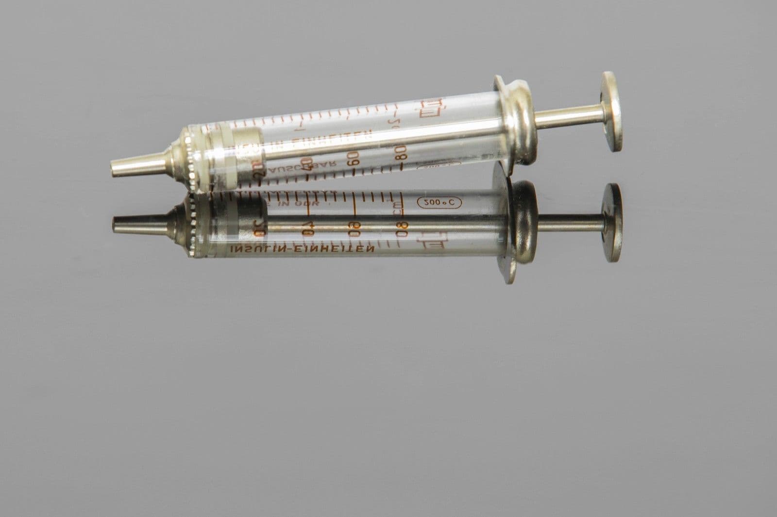 سرنگ فلزی شیشه ای آلمانی 0,8cm3 32 IE Glass Syringe Germany