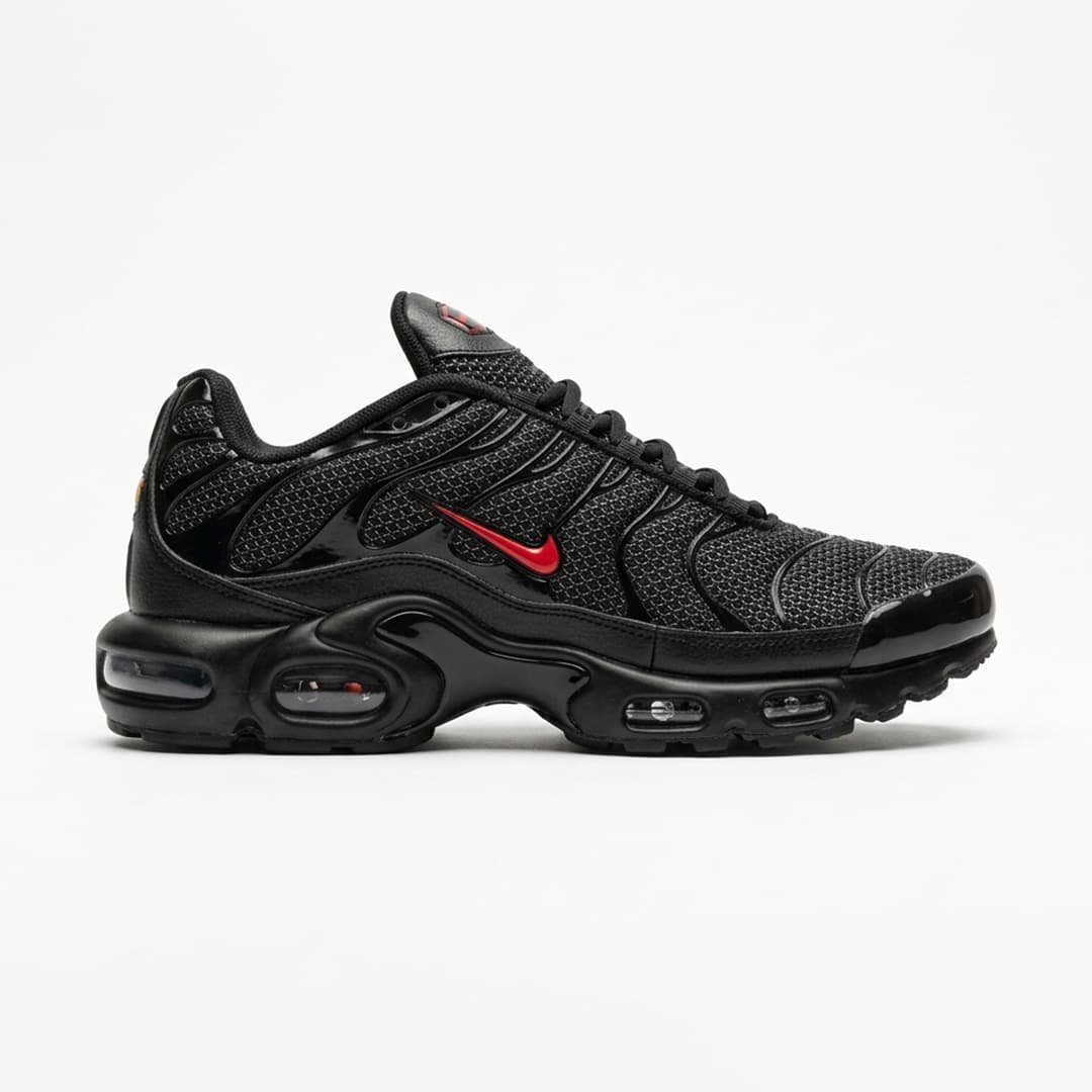 کفش کتونی نایک تی ان ایرمکس مشکی لوگو قرمز Nike TN Air Max Plus
