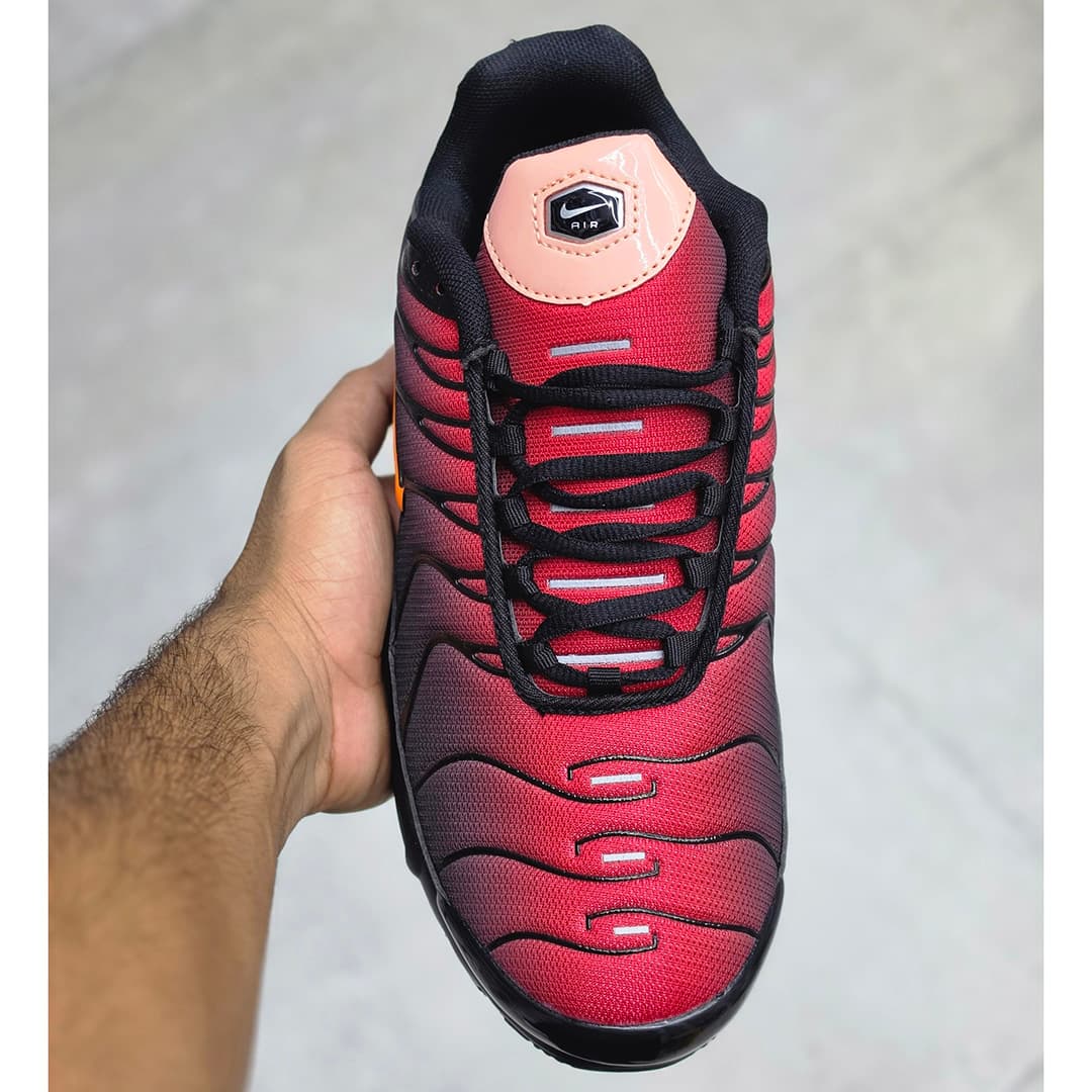 کفش کتونی نایک تی ان ایرمکس پلاس مشکی قرمز آتشین Nike TN Air Max Plus — تصویر ۳