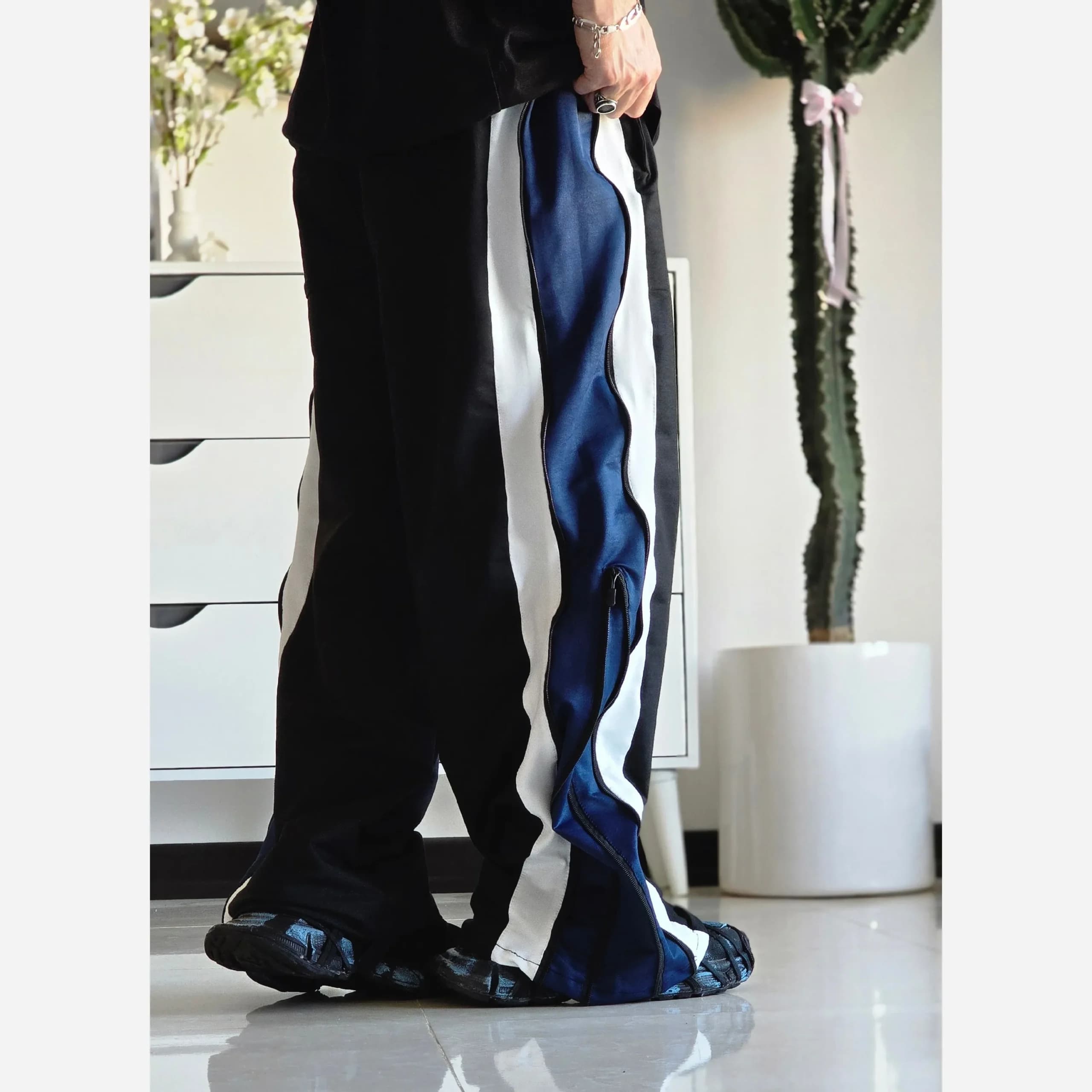 شلوار اسلش فول بگ بغل زیپ بالنسیاگا جنس گلکسی سایز XL XXL XXXL — تصویر ۳