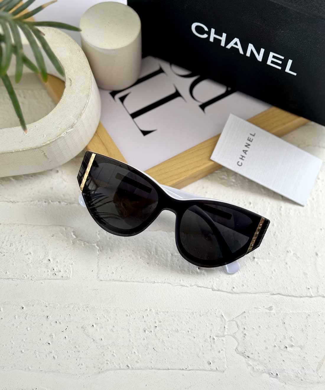 عینک آفتابی زنانه برند شانل اوتلت مدل CHANEL CH6054 OUTLET