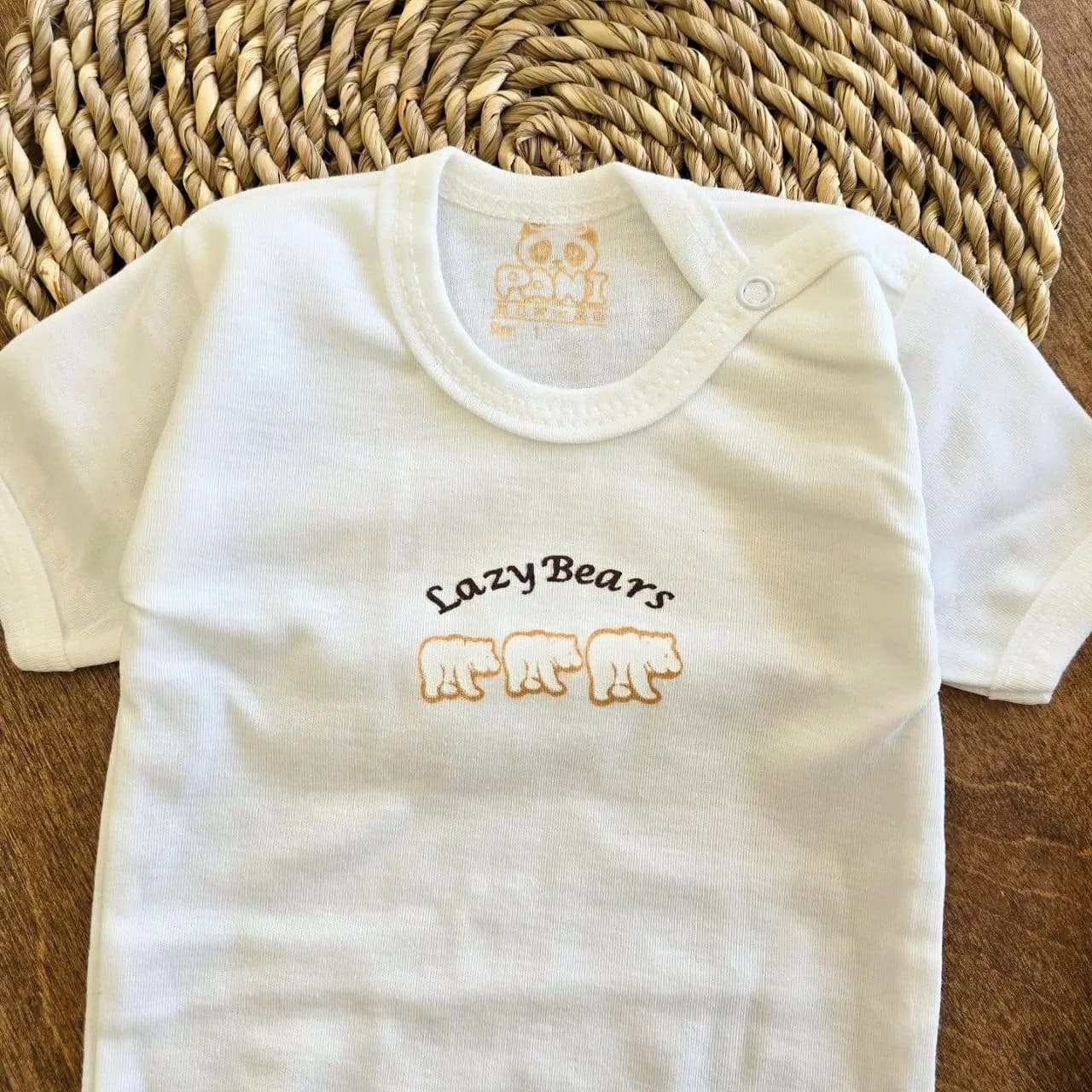 بادی رکابی و آستین کوتاه سه خرس قطبی سایز ۱ تا ۶ کد ۵۰۹۴ — تصویر ۲
