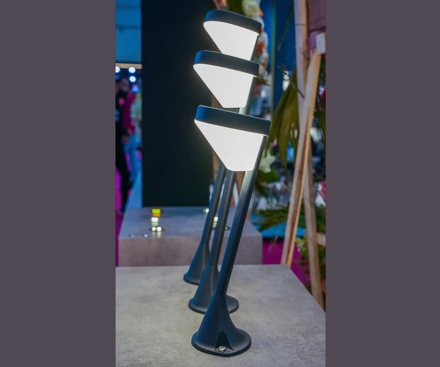 چراغ (61cm/20W) کد 270 پارکی اهورا زمرد نور