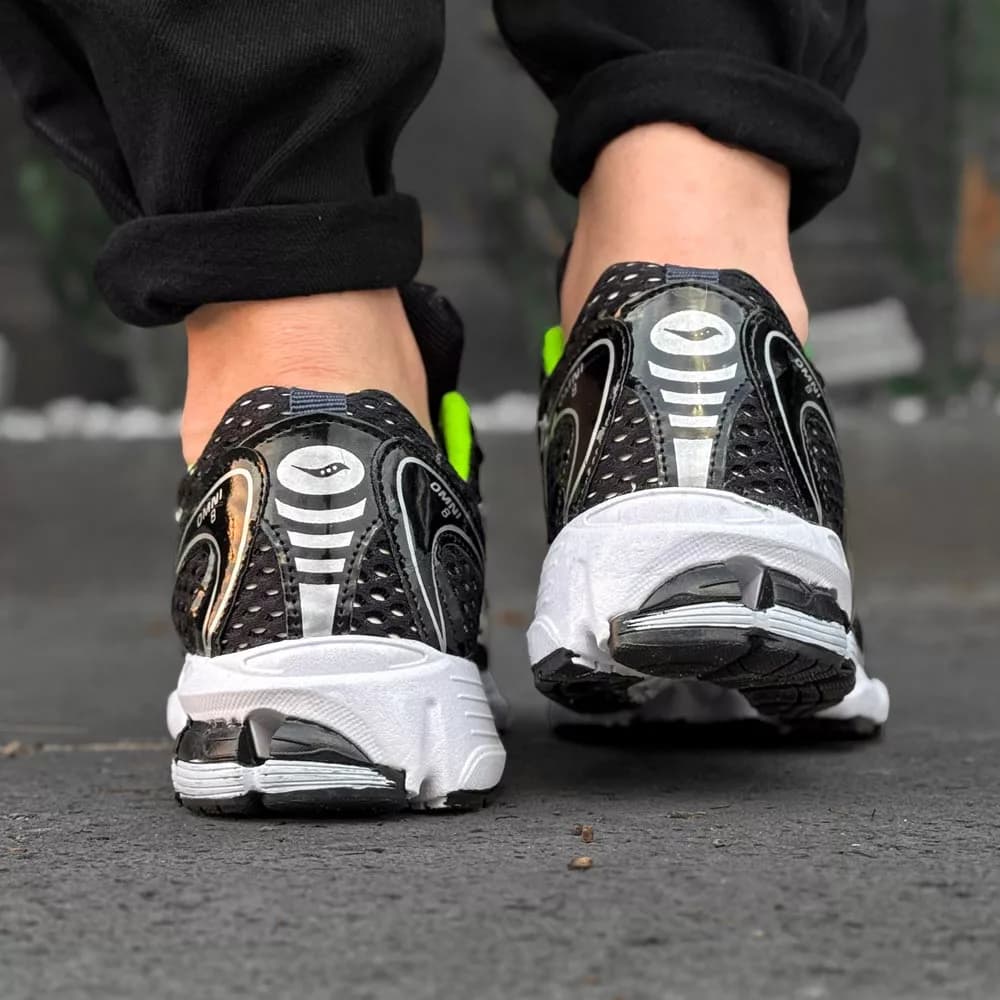 کتانی مردانه saucony مشکی کد 29832 — تصویر ۴