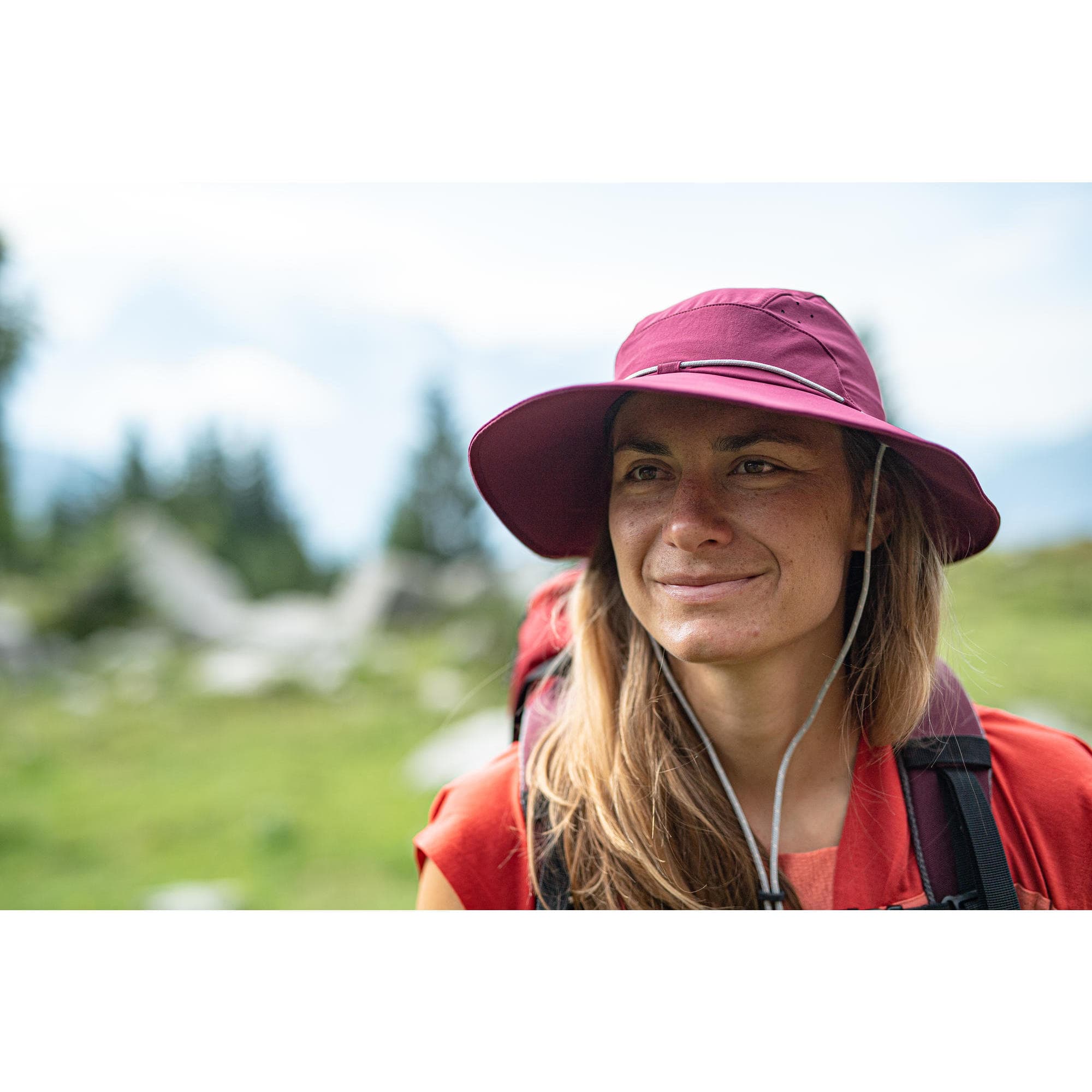 کلاه زنانه ضد اشعه UV فورکلاز – بنفش – Trek500 — تصویر ۳