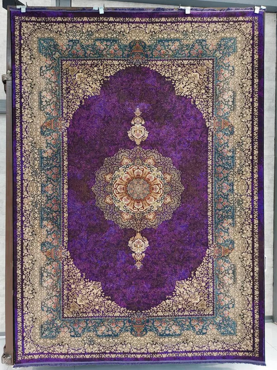 فرش طرح دستباف کد 400500 بنفش 1200 شانه — تصویر ۲
