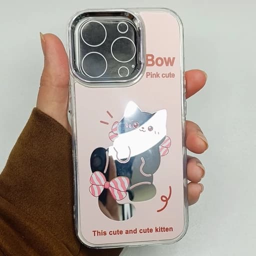 گارد گوشی Iphone 16 pro طرح آیینه ای گربه ای رنگ صورتی آیفون 16 پرو قاب و کاور