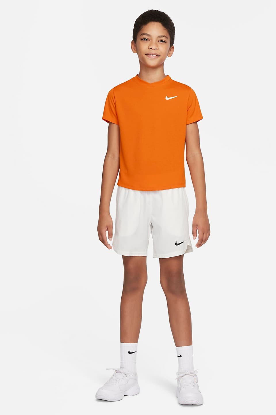 تی شرت تنیس بچگانه نایک NikeCourt Dri-FIT Victory- نارنجی — تصویر ۴