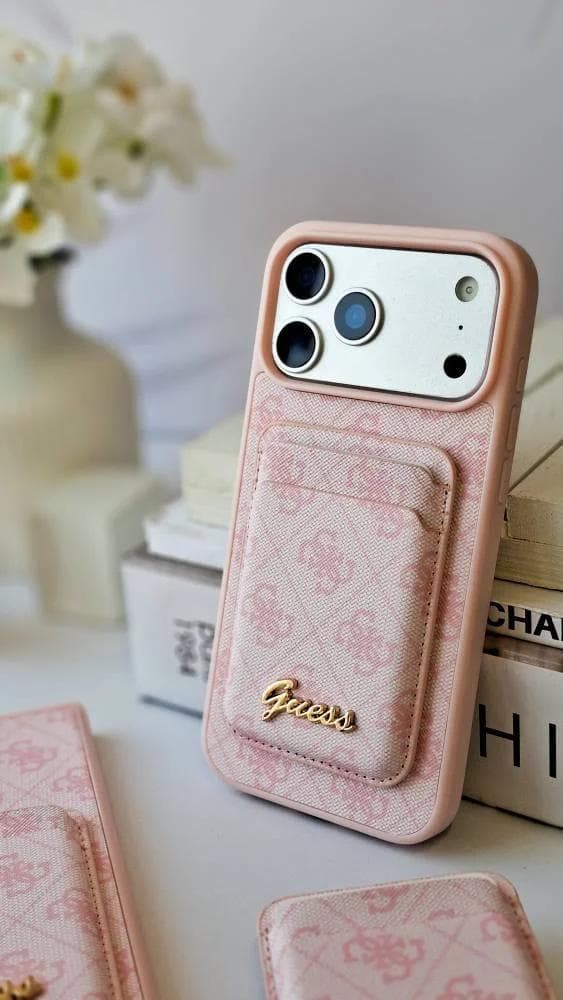 قاب GUESS طرح مونوگرام گوشی آیفون 17 — تصویر ۴