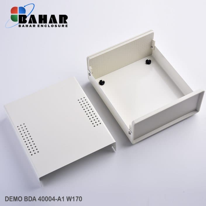 BDA 40004-A1 W100 جعبه فلزی با پانل پلاستیکی — تصویر ۳
