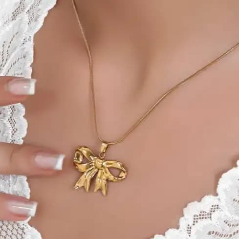 گردنبند و آویز زنانه و دخترانه طرح پاپیون ضد حساسیت رنگ کاملا ثابت کد amp — تصویر ۲