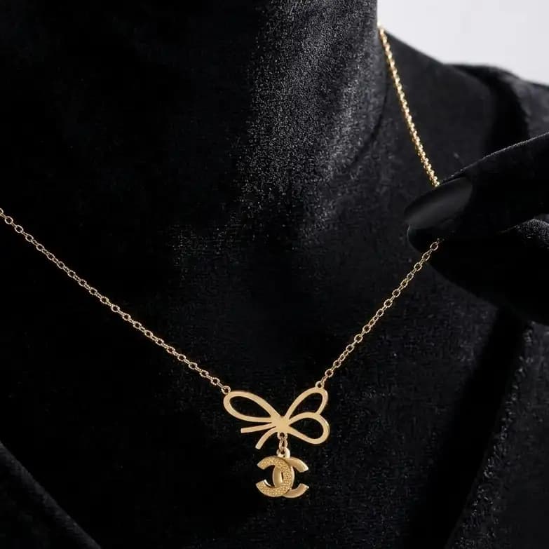 گردنبند و آویز زنانه و دخترانه استیل طرح پروانه و آویز گوجی Gucci ضد حساسیت رنگ کاملا ثابت کد amp — تصویر ۳