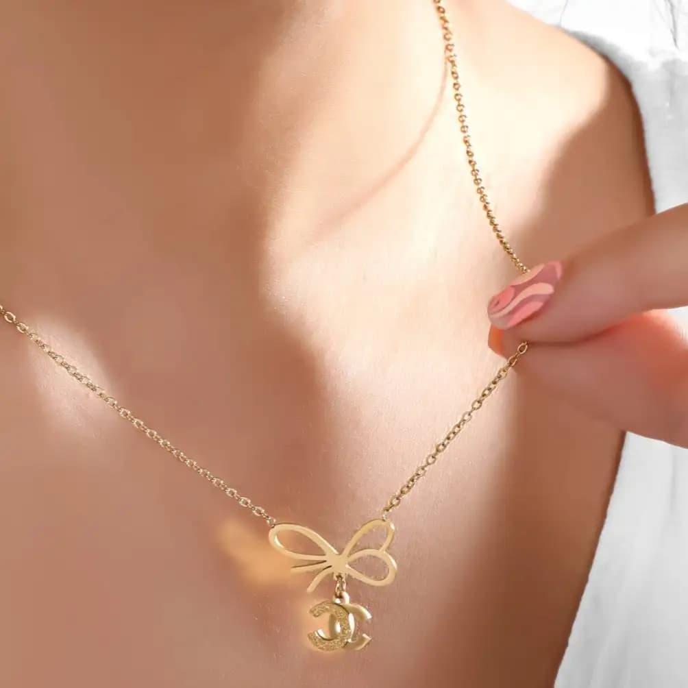 گردنبند و آویز زنانه و دخترانه استیل طرح پروانه و آویز گوجی Gucci ضد حساسیت رنگ کاملا ثابت کد amp — تصویر ۲