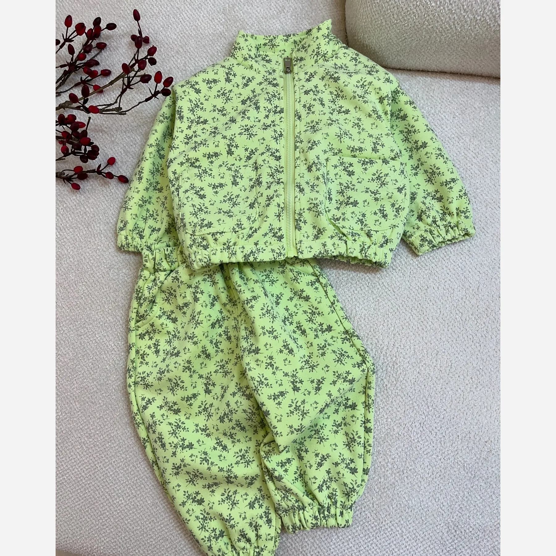ست سویشرت و شلوار دخترانه دورس وارداتی مناسب 1.5 تا 6 سال — تصویر ۸