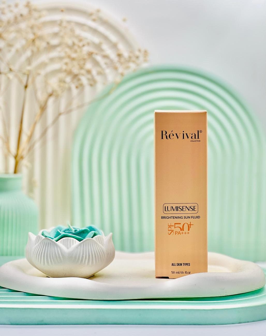 فلوئید ضدآفتاب ضدلک و روشن کننده SPF50 رویوال 50 میلی لیتر