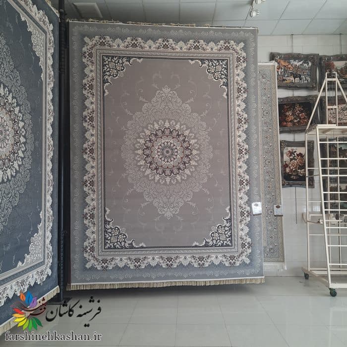 فرش 700 شانه طرح دلاریس نقره ای — تصویر ۲