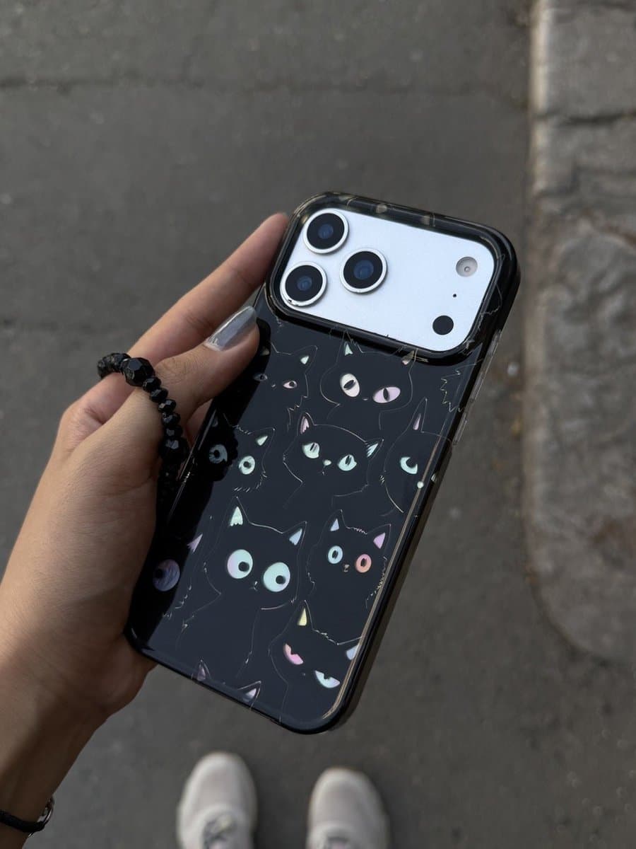 قاب گربه های سیاه با آویز آیفون (کدC2273) مناسب برای iPhone 16