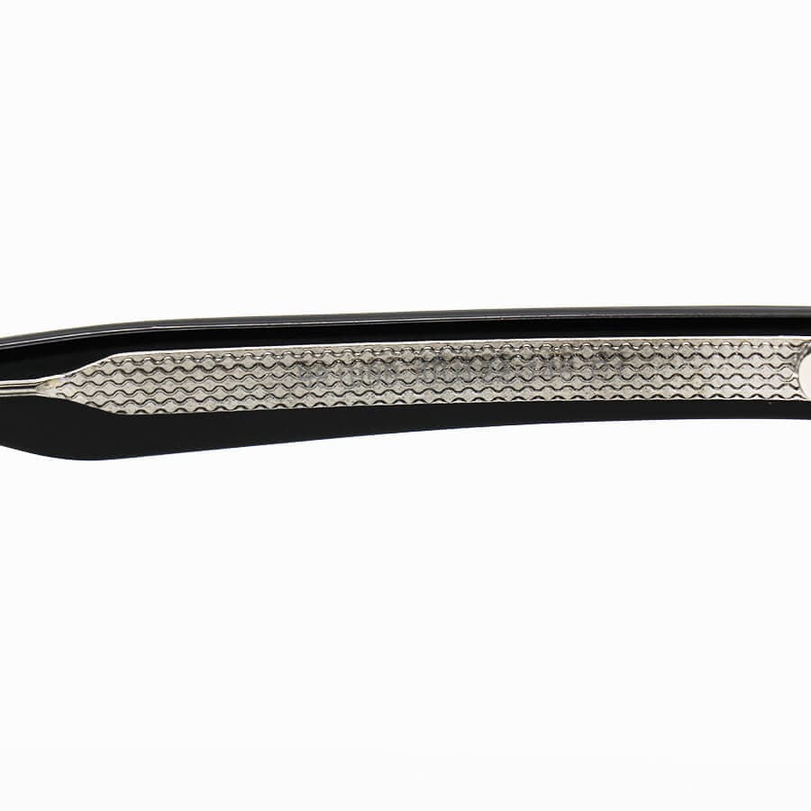 عینک آفتابی پلاریزه Carrera با فریم گرد، مشکی رنگ، لنز دودی تیره و دسته سیم دار مدل P581006 — تصویر ۶