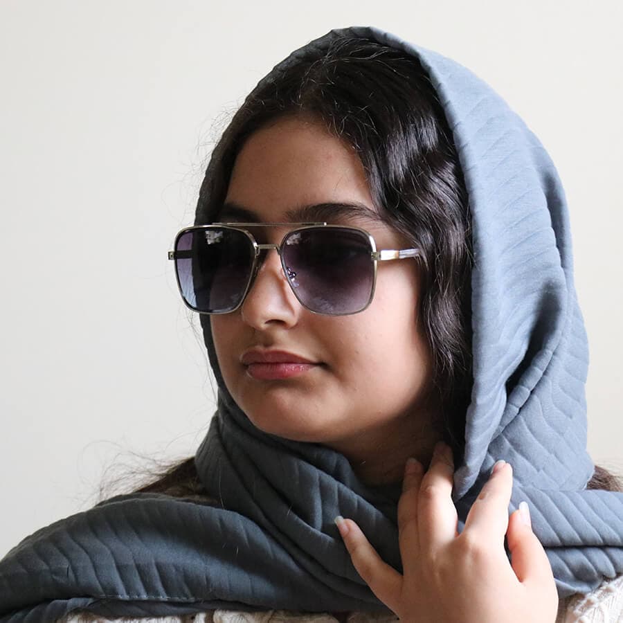 عینک آفتابی میباخ با فریم نقره ای رنگ، مربعی شکل و عدسی آبی سایه روشن مدل M011 — تصویر ۲