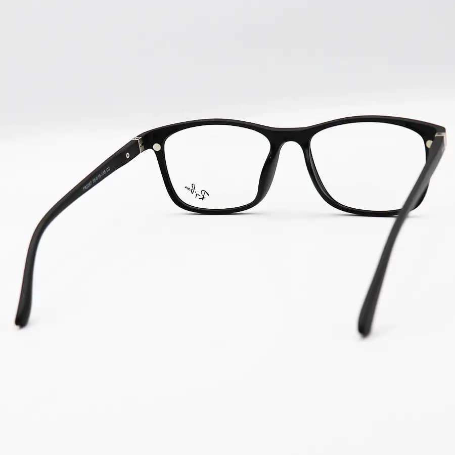 عینک طبی 4 کاوره با فریم مستطیلی شکل، رنگ مشکی مات، از جنس کائوچو و لولا فنردار Ray-Ban مدل TR2267 — تصویر ۵