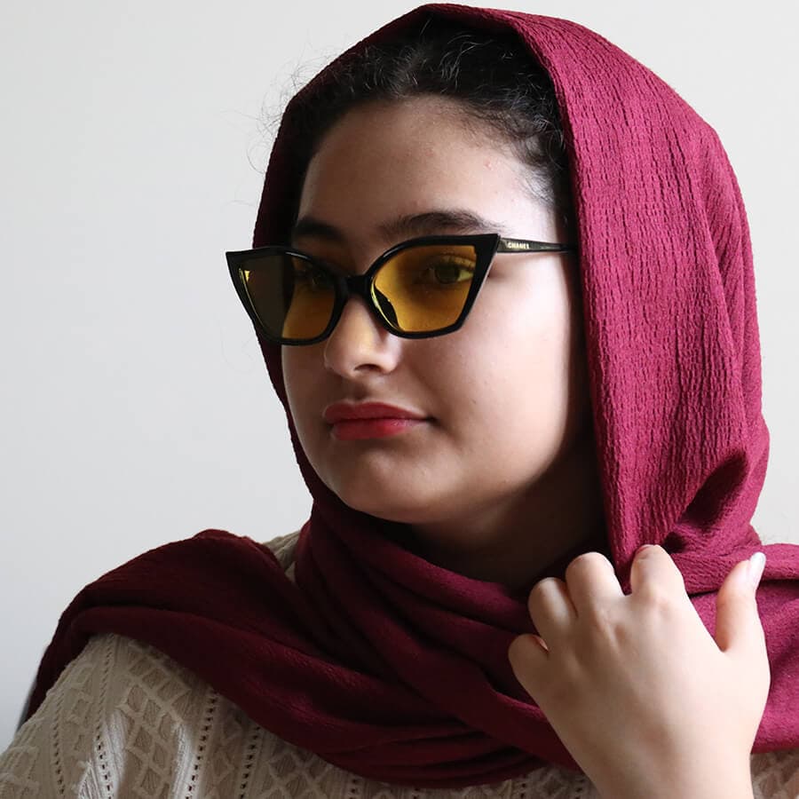 عینک آفتابی زنانه CHANEL با فریم چشم گربه‌ای، رنگ سفید براق و لنز دودی سایه روشن مدل 88654 — تصویر ۷