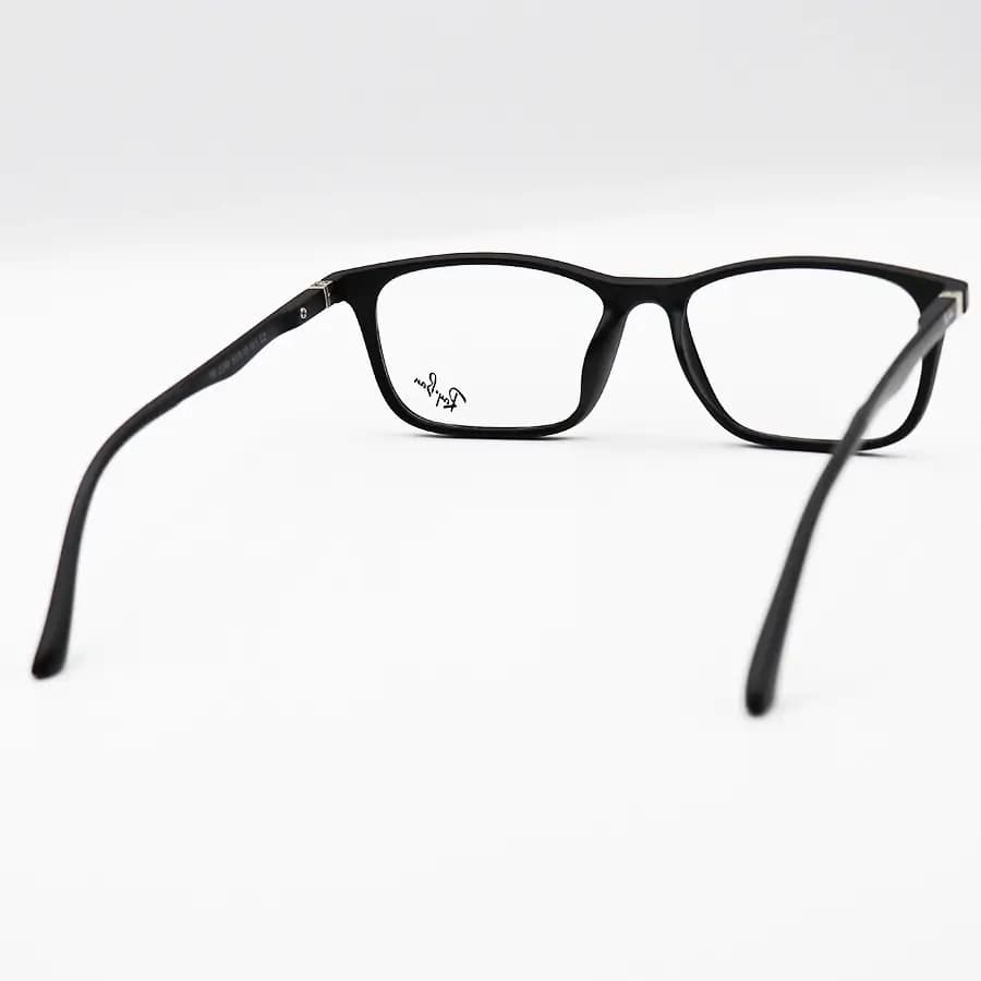 عینک طبی 4 کاوره با فریم مستطیلی باریک، رنگ مشکی مات، از جنس کائوچو و لولا فنردار Ray-Ban مدل TR2286 — تصویر ۵