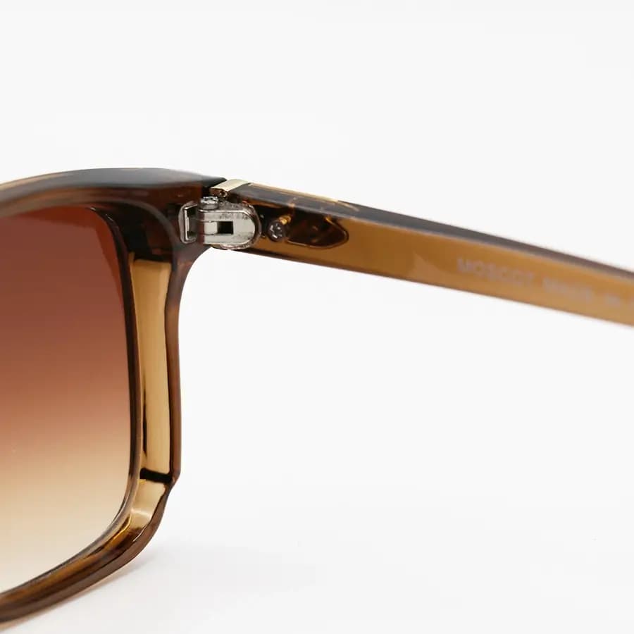 عینک آفتابی Moscot با فریم مربعی شکل، رنگ قهوه‌ای براق و عدسی قهوه‌ای سایه روشن مدل 6019 — تصویر ۵
