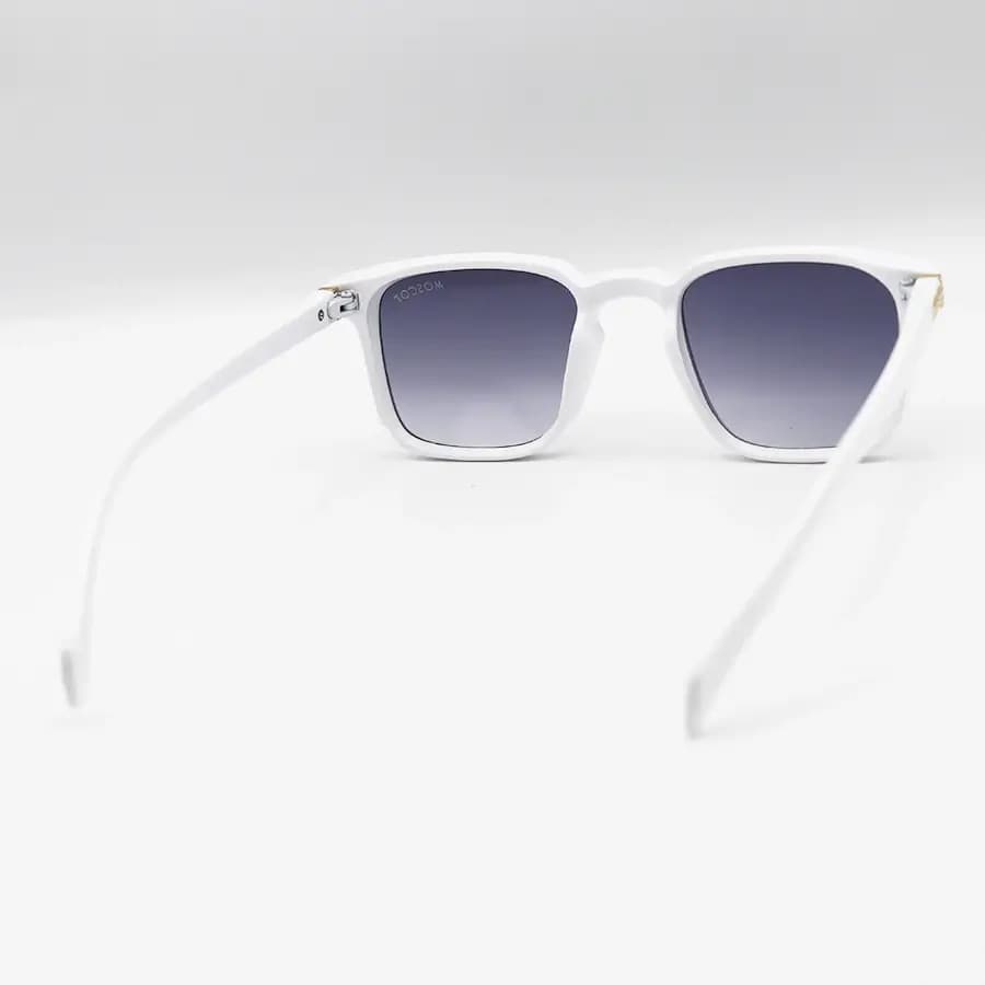 عینک آفتابی Moscot با فریم مربعی شکل، رنگ سفید براق و لنز دودی سایه روشن مدل 6019 — تصویر ۴