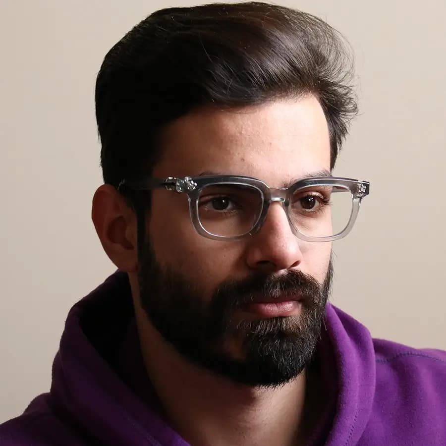 عینک برند Chrome Hearts با فریم مستطیلی شکل، رنگ طوسی و نقره‌ای، دسته سیم‌دار و لنز بلوکات مدل 9203 — تصویر ۲
