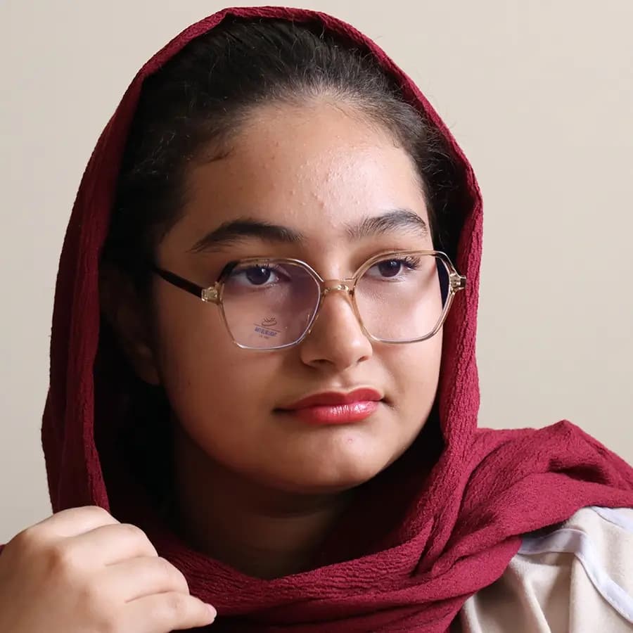 عینک بلوکنترل با فریم شکل چندضلعی، رنگ عسلی، دسته رنگ هاوانا، سیم‌دار و لنز بلوکنترل کره‌ای برند SKY مدل 8336 — تصویر ۲