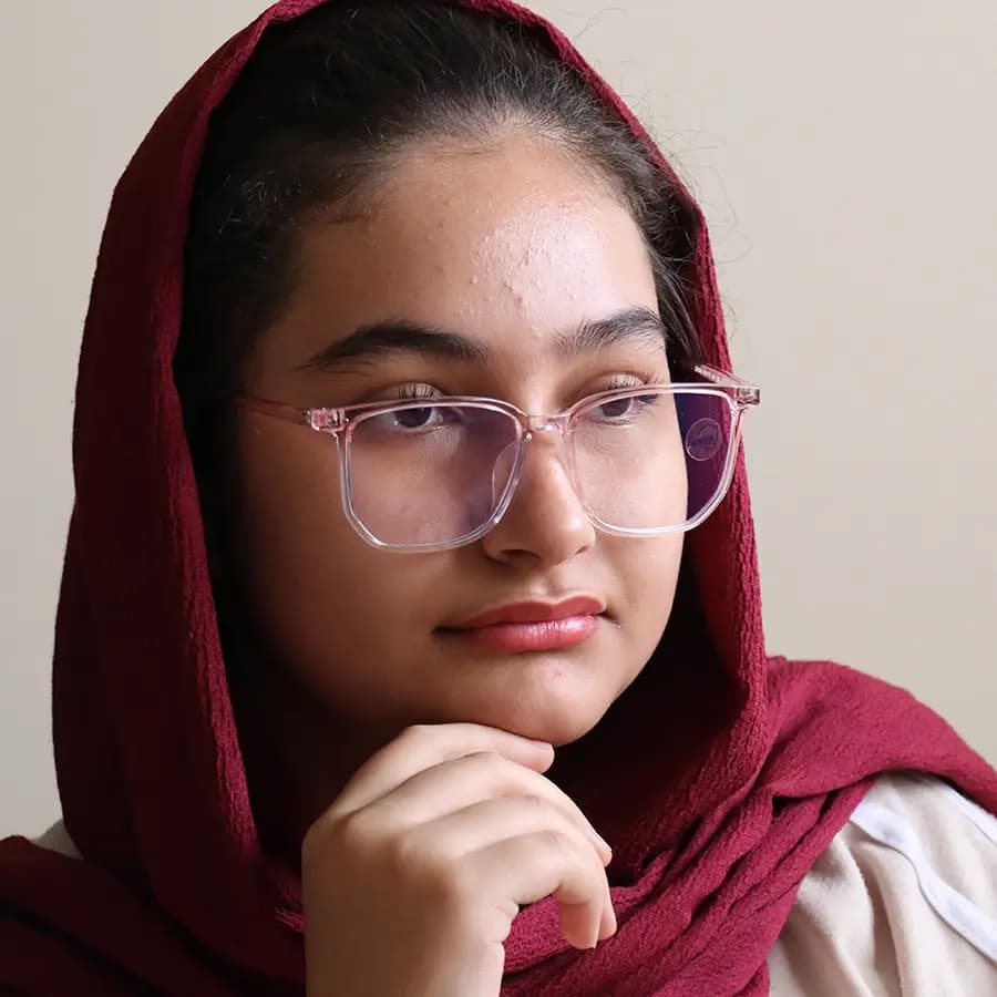 عینک با فریم عسلی رنگ، شکل مربعی، از جنس کائوچو و لنز بلوکات مدل 20355 — تصویر ۲