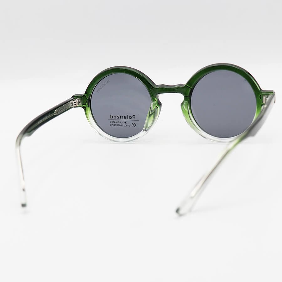 عینک آفتابی پلاریزه Moscot با فریم گرد، رنگ قهوه‌ای، دسته سیم‌دار و لنز قهوه‌ای هایلایت مدل P1206 — تصویر ۱۱