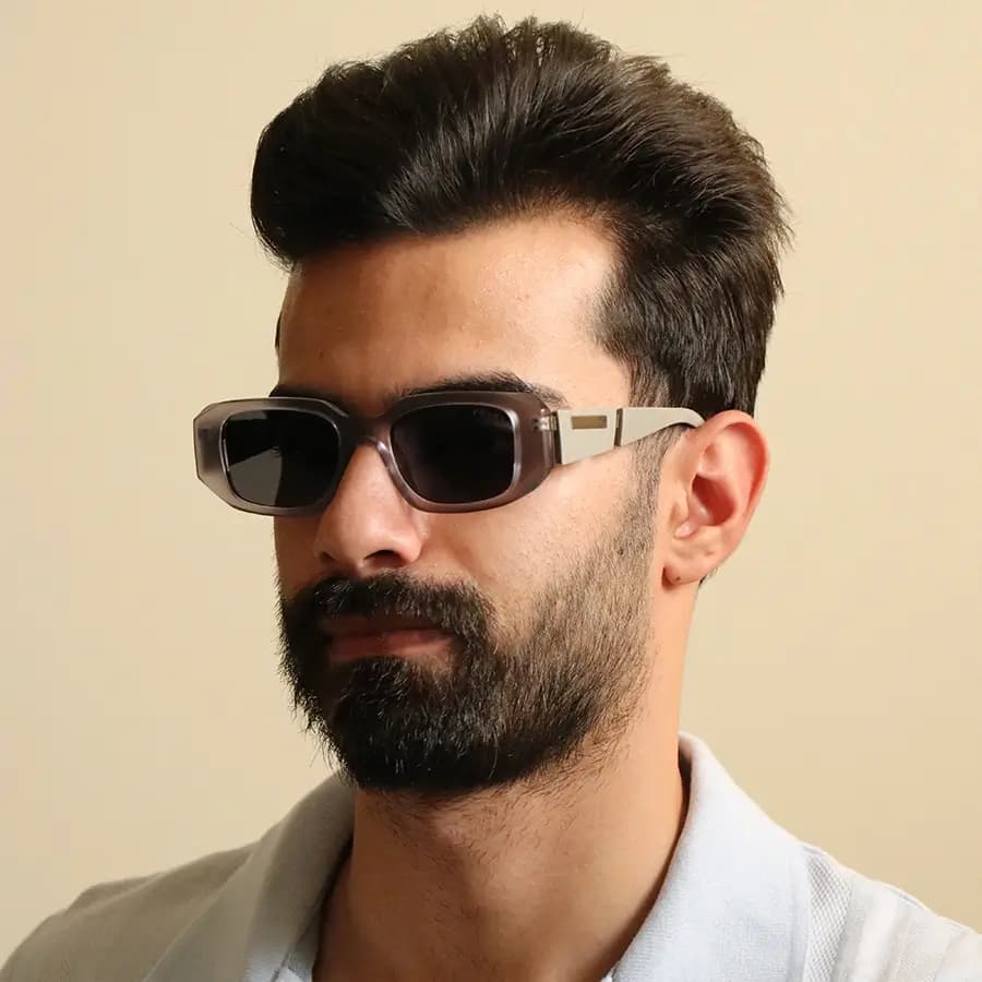 عینک آفتابی پرادا با فریم مستطیلی شکل، رنگ طوسی براق، دسته سیم‌دار و لنز قهوه‌ای تیره مدل 8864 — تصویر ۲