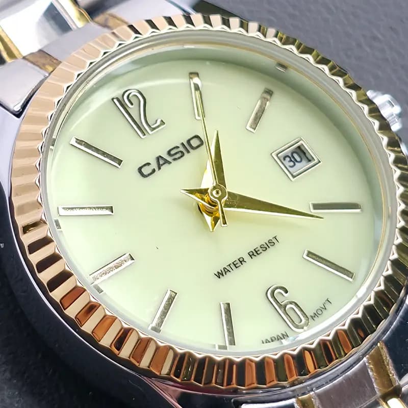 ساعت زنانه کاسیو مدل CASIO-MTP-1183 – بند نقره ای صفحه فسفری — تصویر ۶