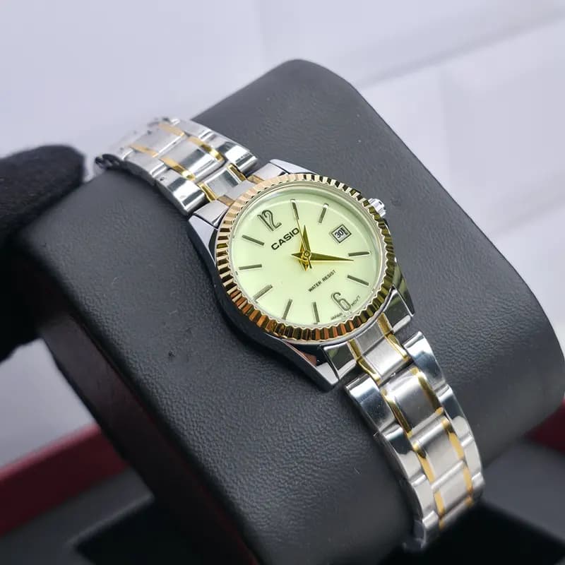 ساعت زنانه کاسیو مدل CASIO-MTP-1183 – بند نقره ای صفحه فسفری — تصویر ۷