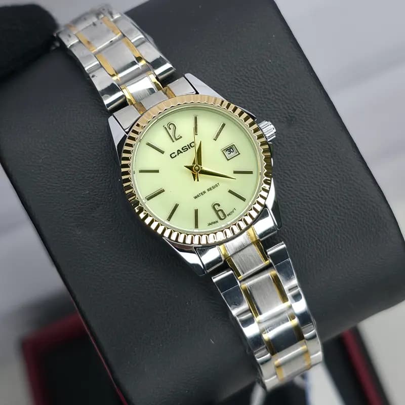 ساعت زنانه کاسیو مدل CASIO-MTP-1183 – بند نقره ای صفحه فسفری — تصویر ۸